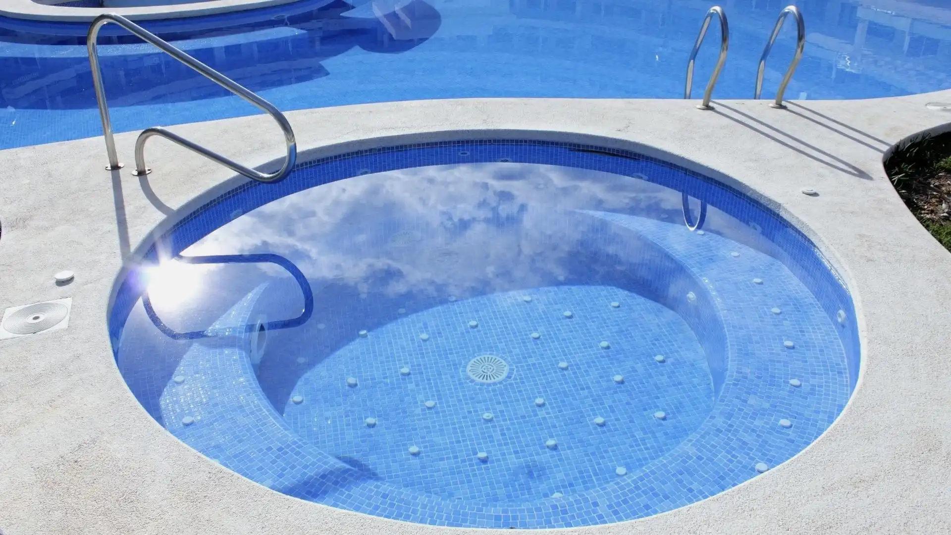 Masaj Havuzu & Jakuzi